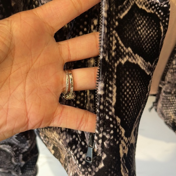 Rebecca Taylor Velvet Skakeskin Print Blazer size Large - Picture 6 of 8